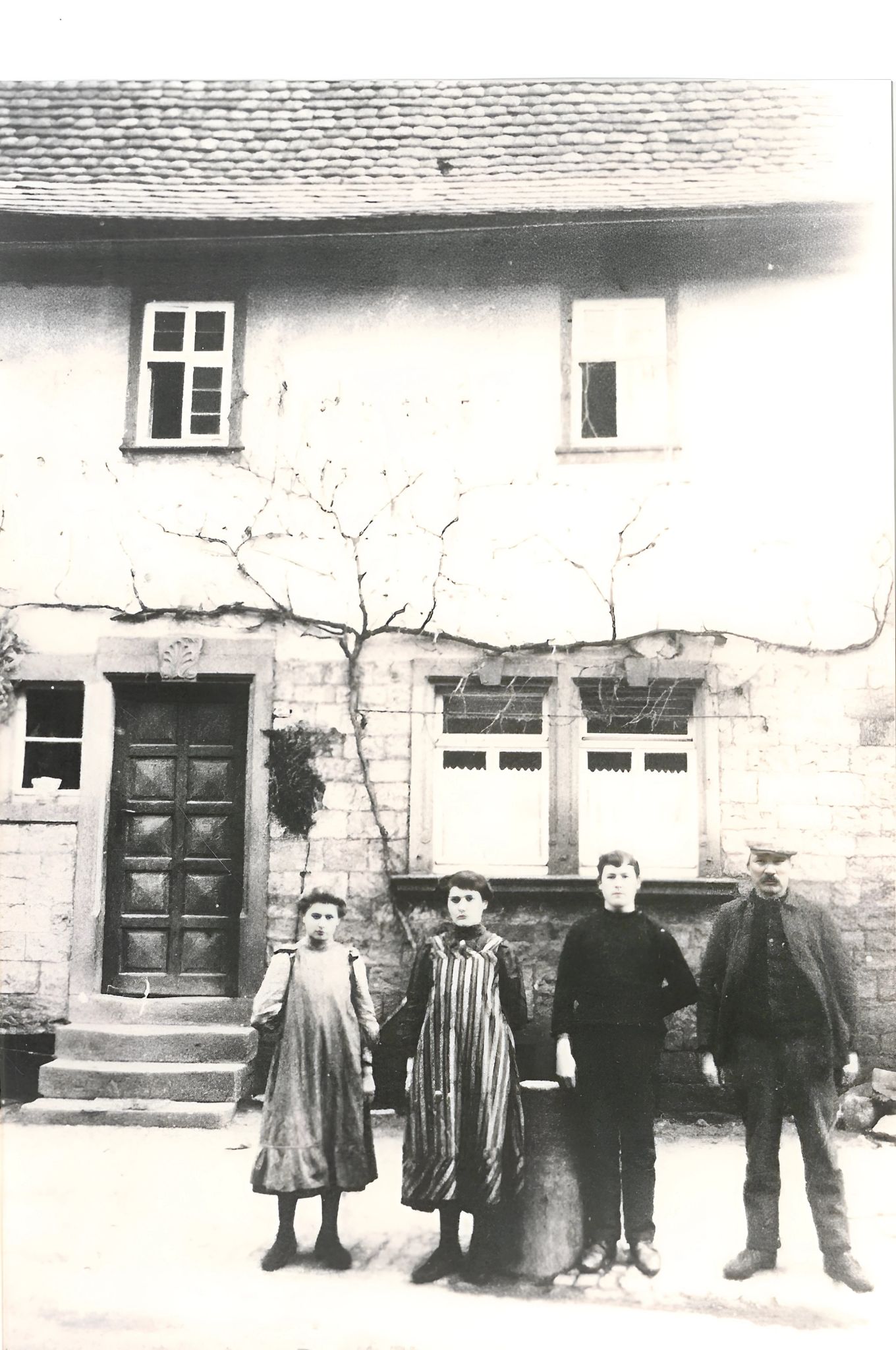Karl Süß mit Kindern Ernst, Paula und Anna