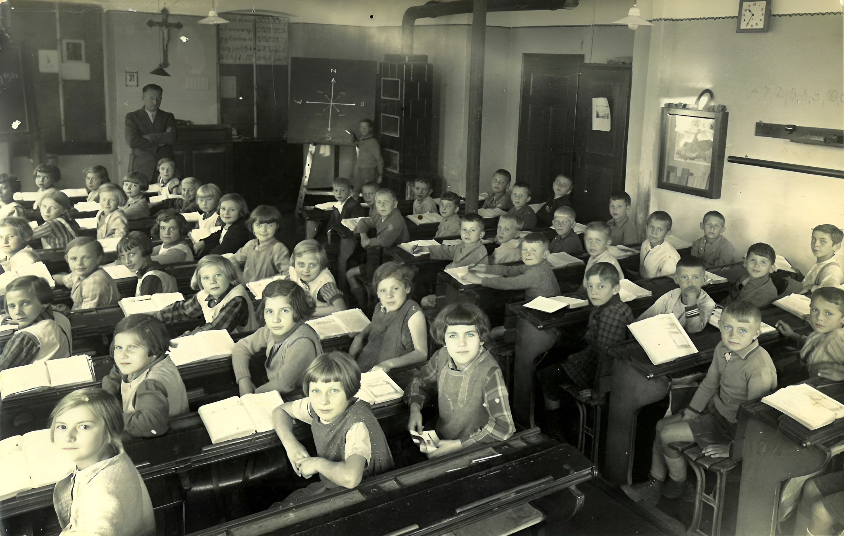 Schulklasse Trennfurt Jahrgänge 1924 bis 1926 mit Lehrer Ernst Fuß aus Rothenfels