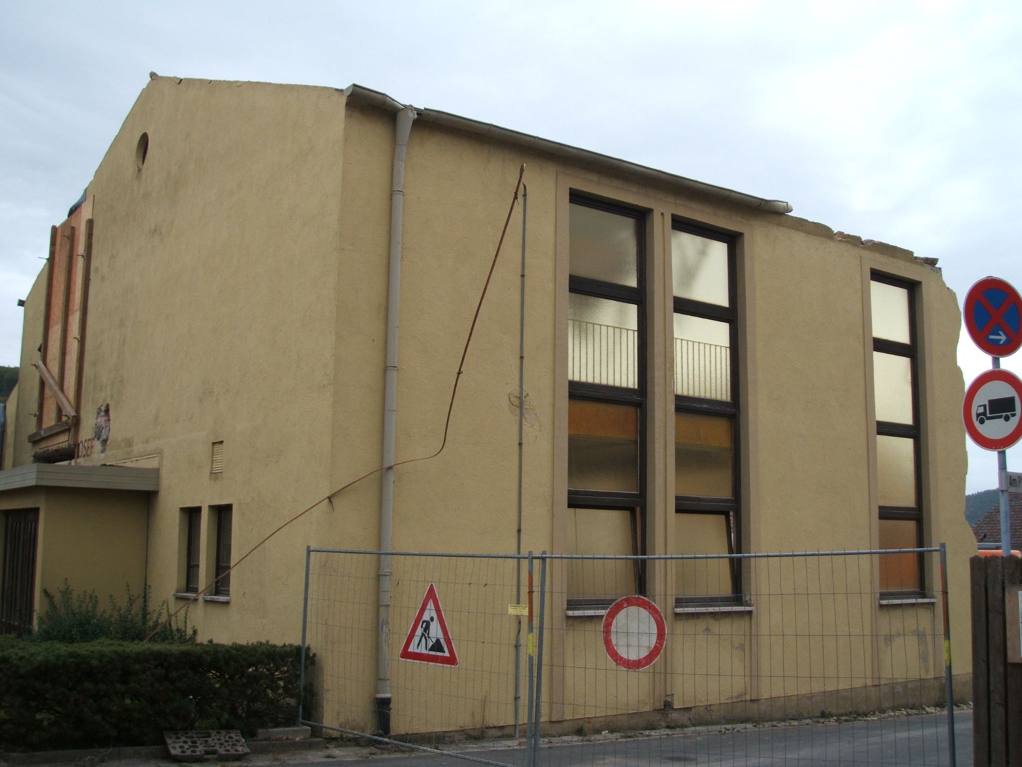 Abriss des Pfarrheims 2012