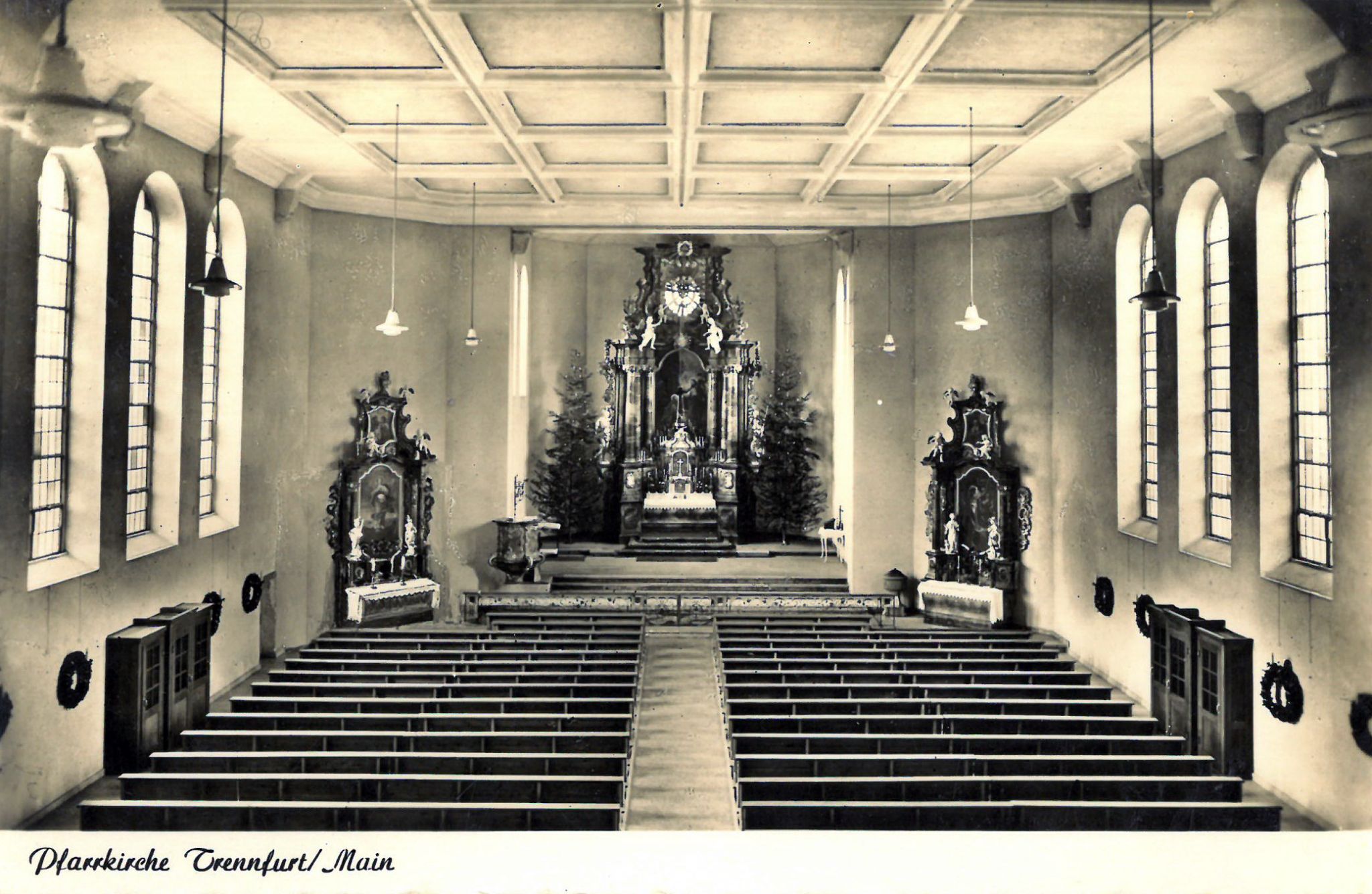 Innenansicht der Pfarrkirche St. Maria Magdalena 1951