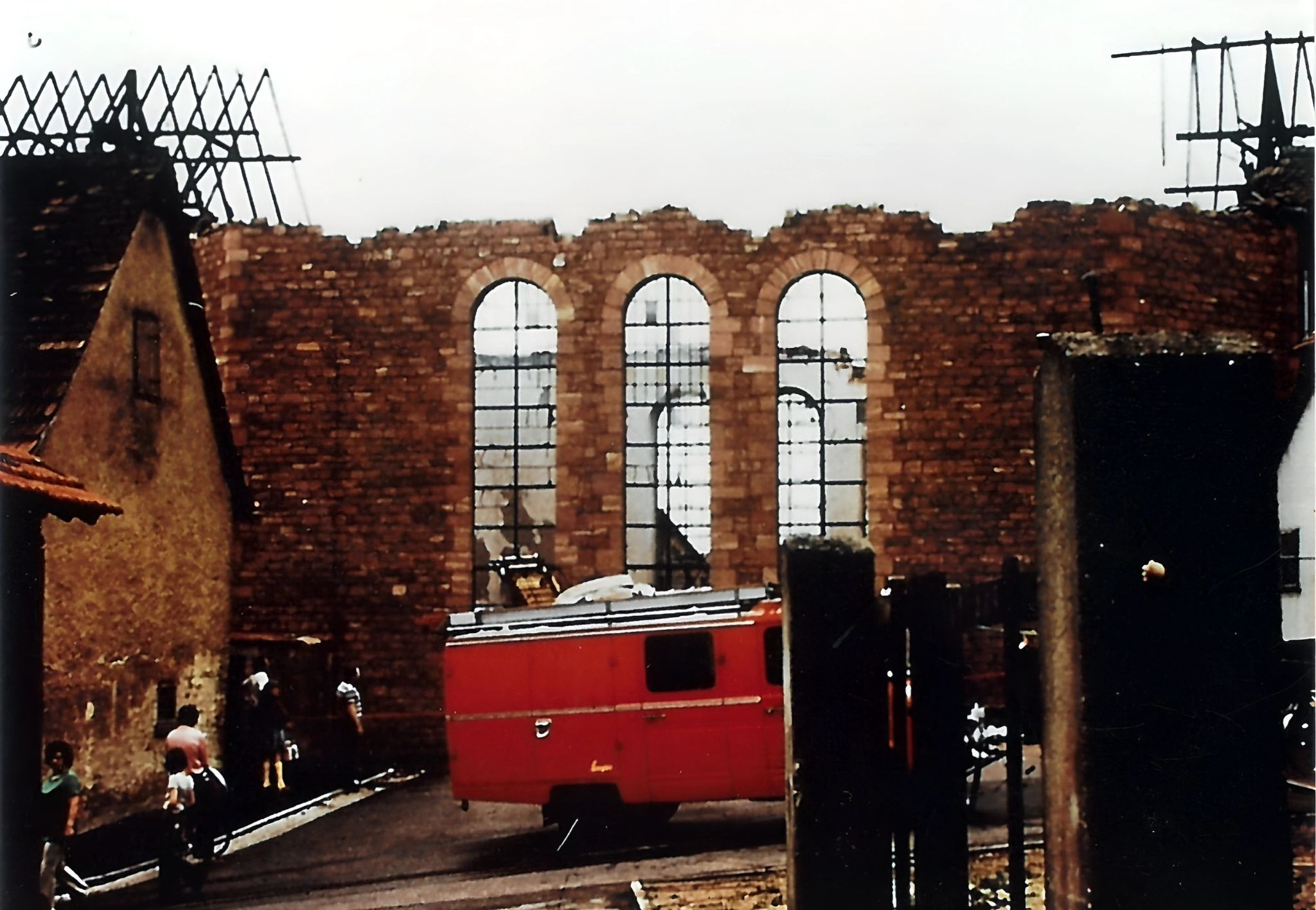 Nach dem Kirchenbrand