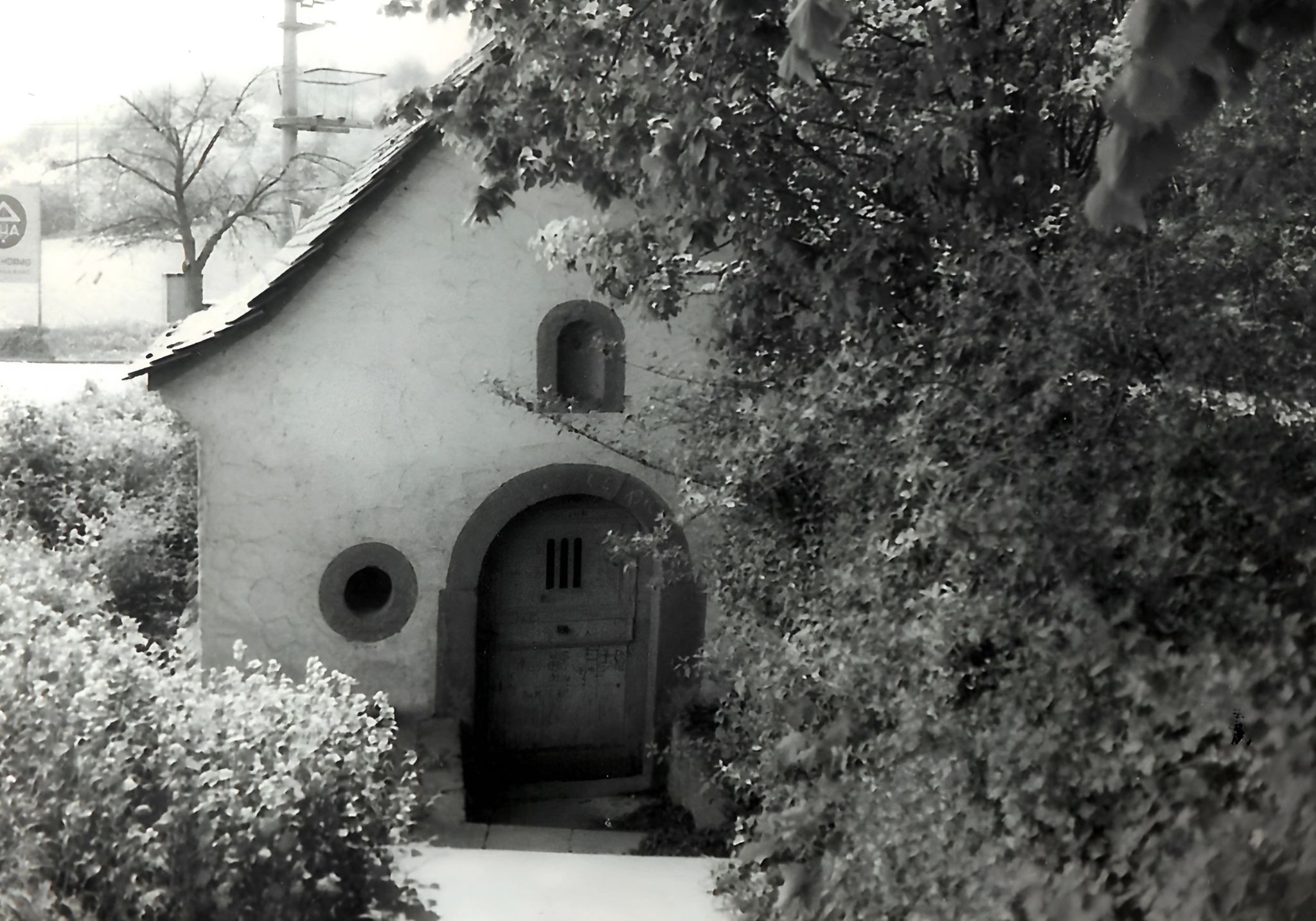 Die Wegekapelle Trennfurt an der Trennfurter Straße um 1980