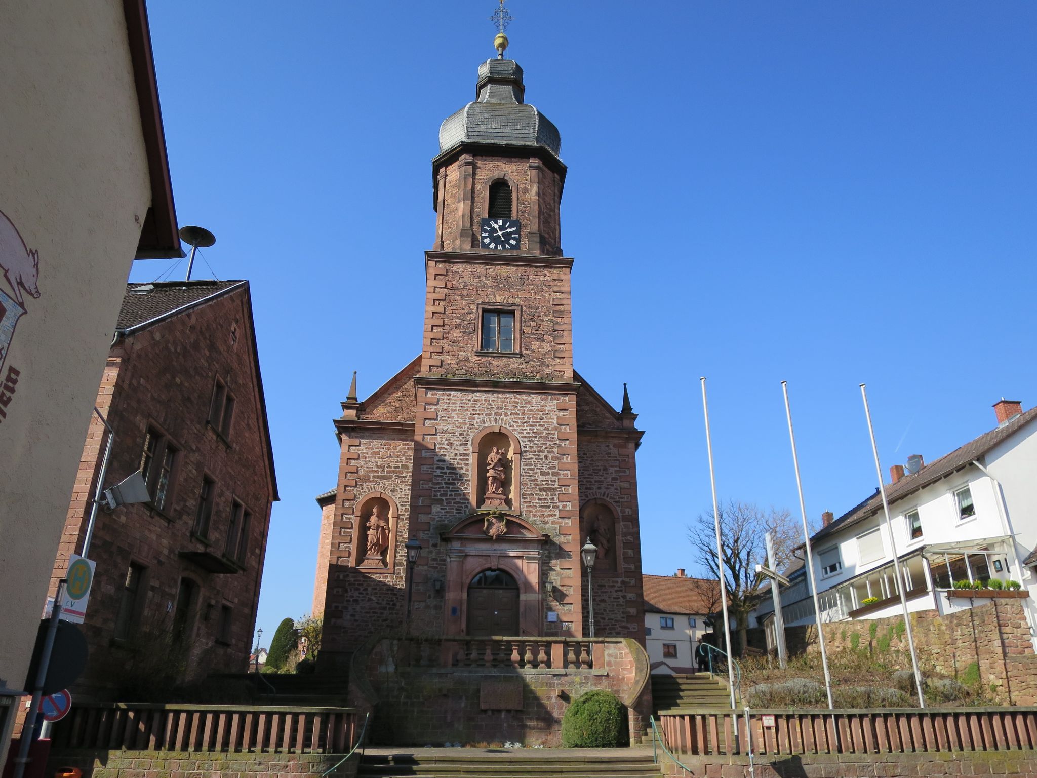 Ostansicht der Pfarrkirche Maria Magdalena