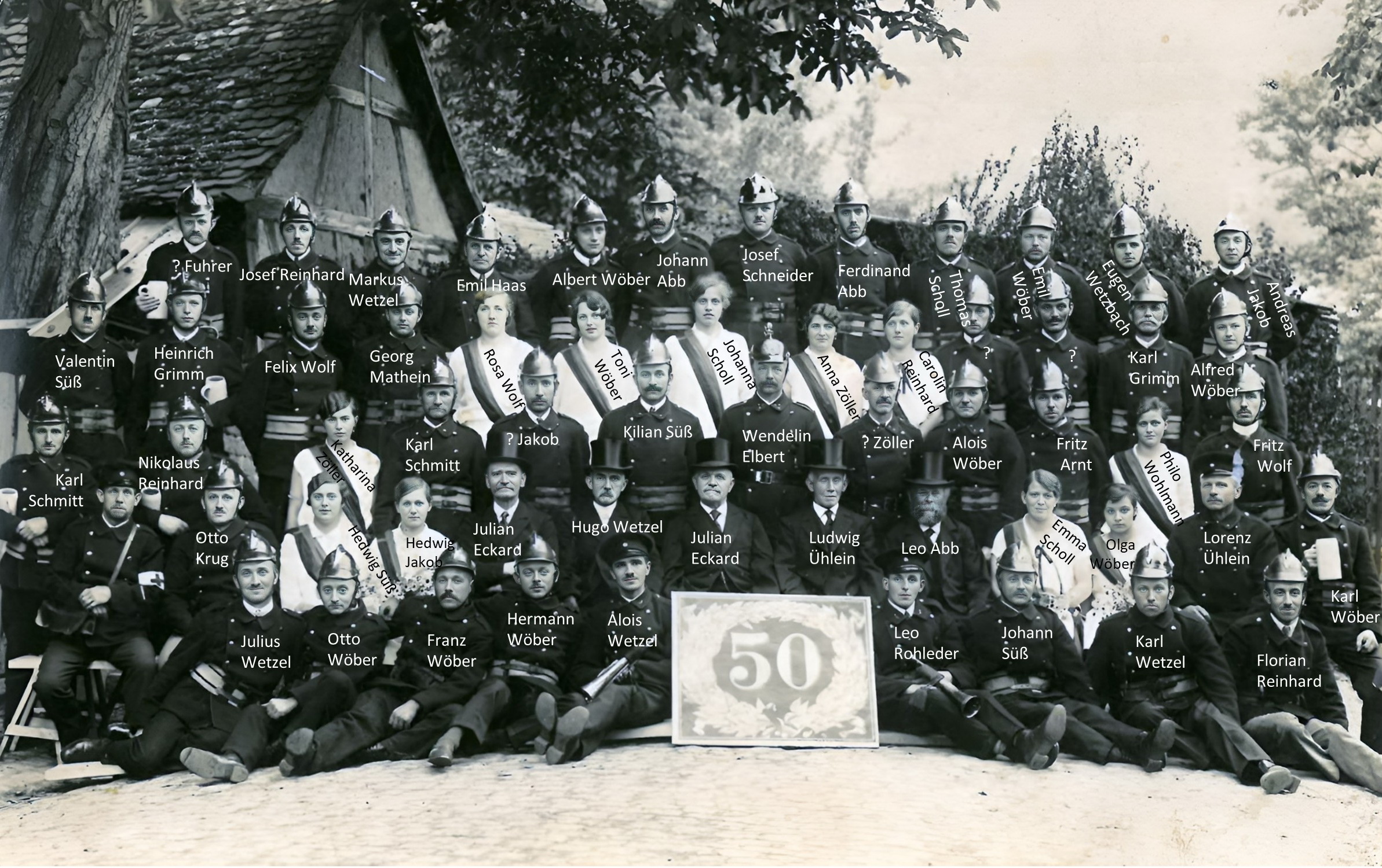 Gruppenfoto zum goldenen Vereinsjubiläum der Feuerwehr Trennfurt 1929
