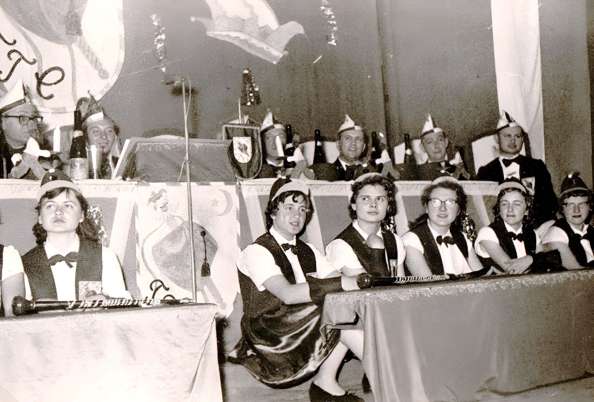 Der Elferrat und die Mädchengarde 1955