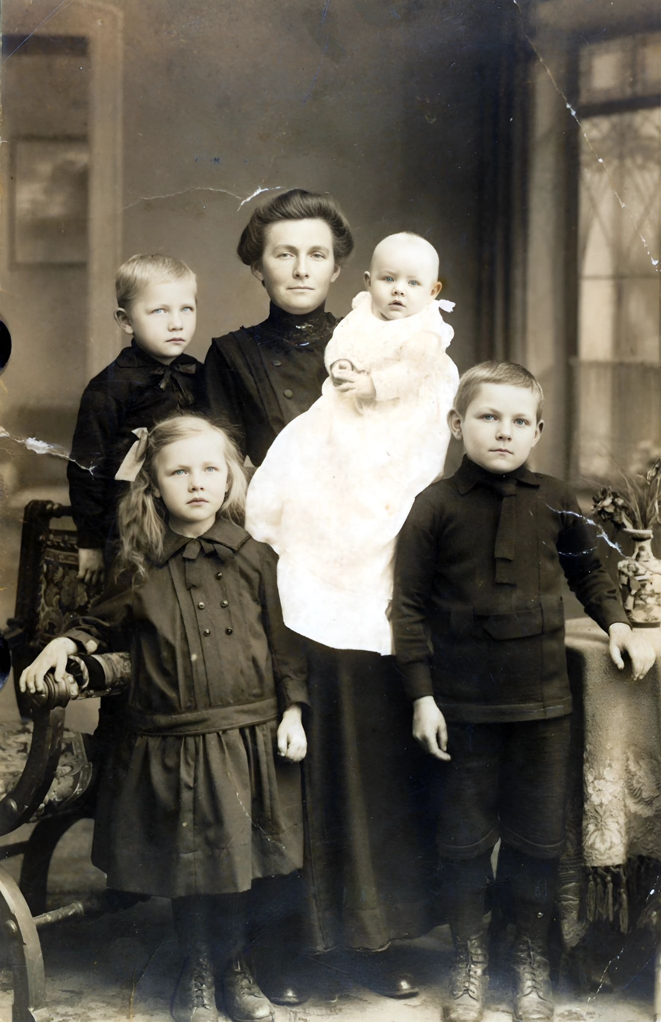 Elise Ühlein mit Baby: Babette ?, Karl, Sophie, Joseph